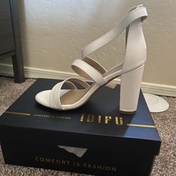 White Heels 7.5