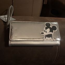 New Disney Store Women's Mickey Mouse Metallic Silver Clutch Wallet Wristlet