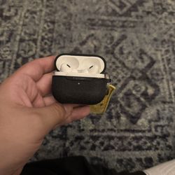 AirPod Pro With Wireless Charging Case