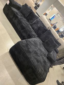 ✨️ Sectionals, 2pc Sofas ✨️ Furniture Queen Bedrooms, Dining Avail