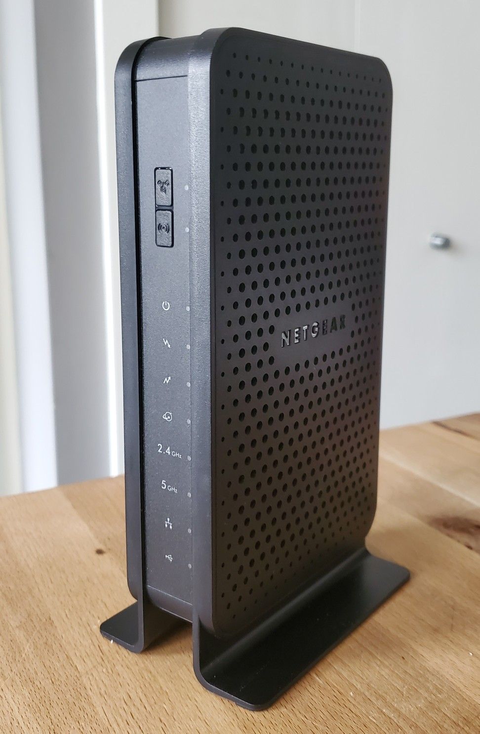 Netgear Dual-Band Gigabit WiFi Cable Modem & Router (C3700-100NAS)