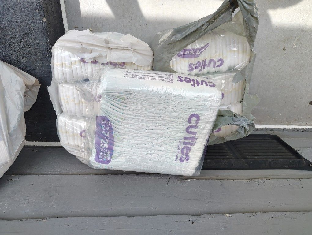 Diapers/Pañales.