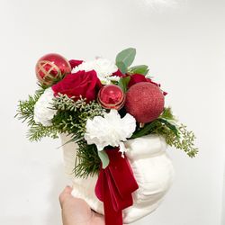 Christmas Sleigh Flower Arrangement