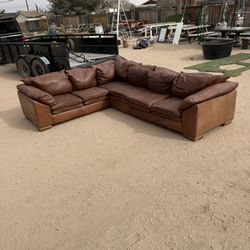 Leather Sectional Couch (Very Nice Leather) Good Condition. 
