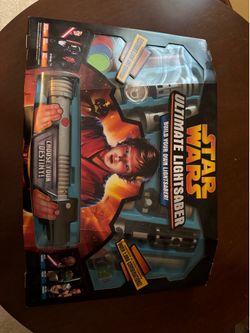 2005 Hasbro Star Wars Revenge of the Sith Ultimate Lightsaber ‘Build Your Own’ Kit.
