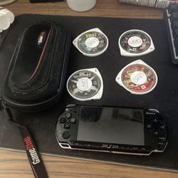 PSP+Case+4games (read Discription)