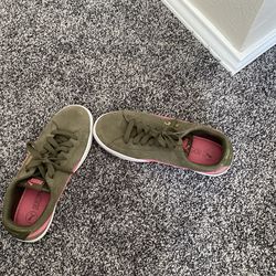 Puma Sneakers 8.5