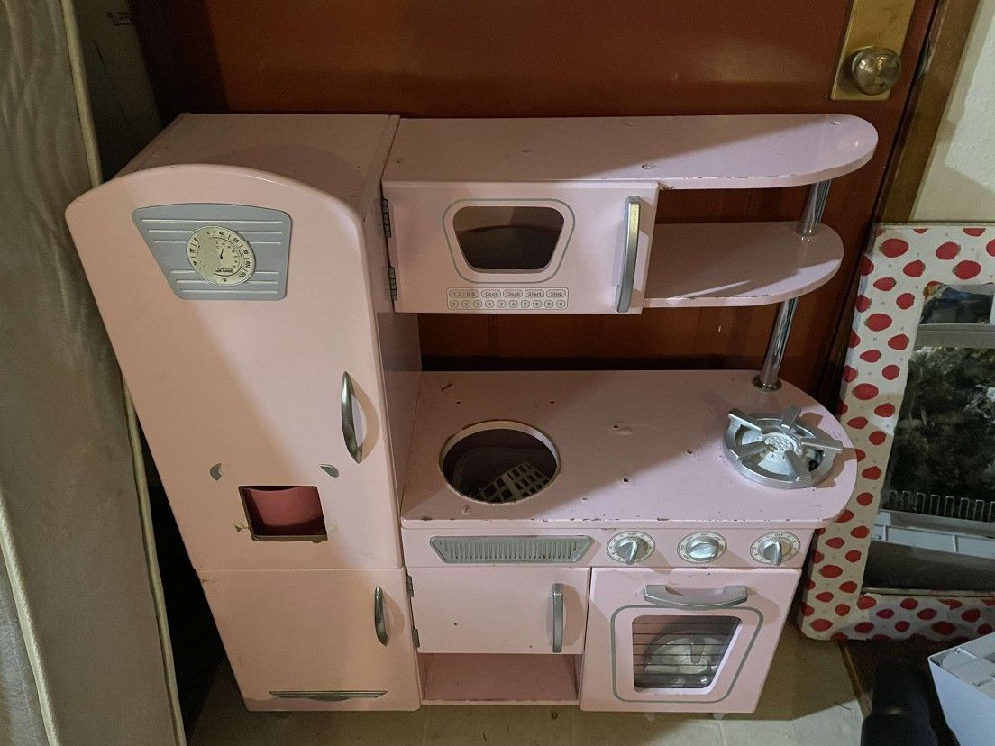 Retro Pink Kitchen