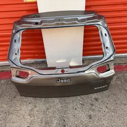 2014-2018 Jeep Cherokee lift gate