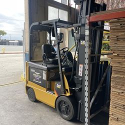 Caterpillar Forklift 