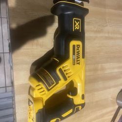 New Dewalt 20v XR sawzall tool only $140 firm in n Lakeland 