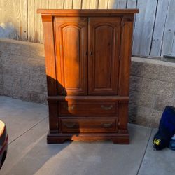 Dresser 61”Xb37” And 17”D