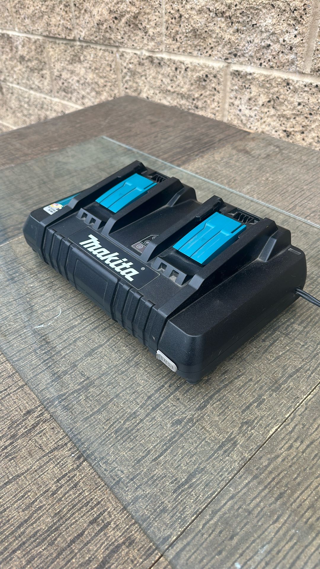 Makita Dual Port Rapid Charger – DC18RD (18V LXT Lithium-Ion)