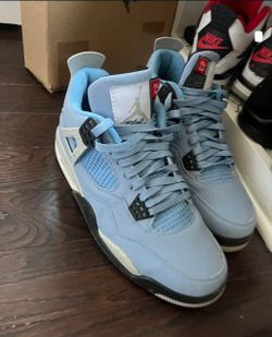 Jordan 4 UNC