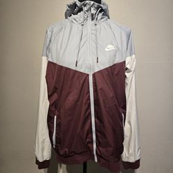 NIKE BURGUNDY JACKET SIZE MEDIUM