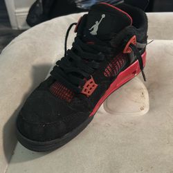 Jordan 4 Red Thunders Size 9