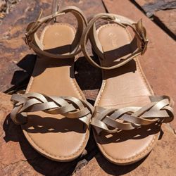 Dream Pairs Women's Size 7.5 Sandals 