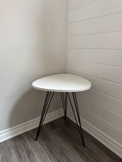 Modern Side Table with Hairpin Legs