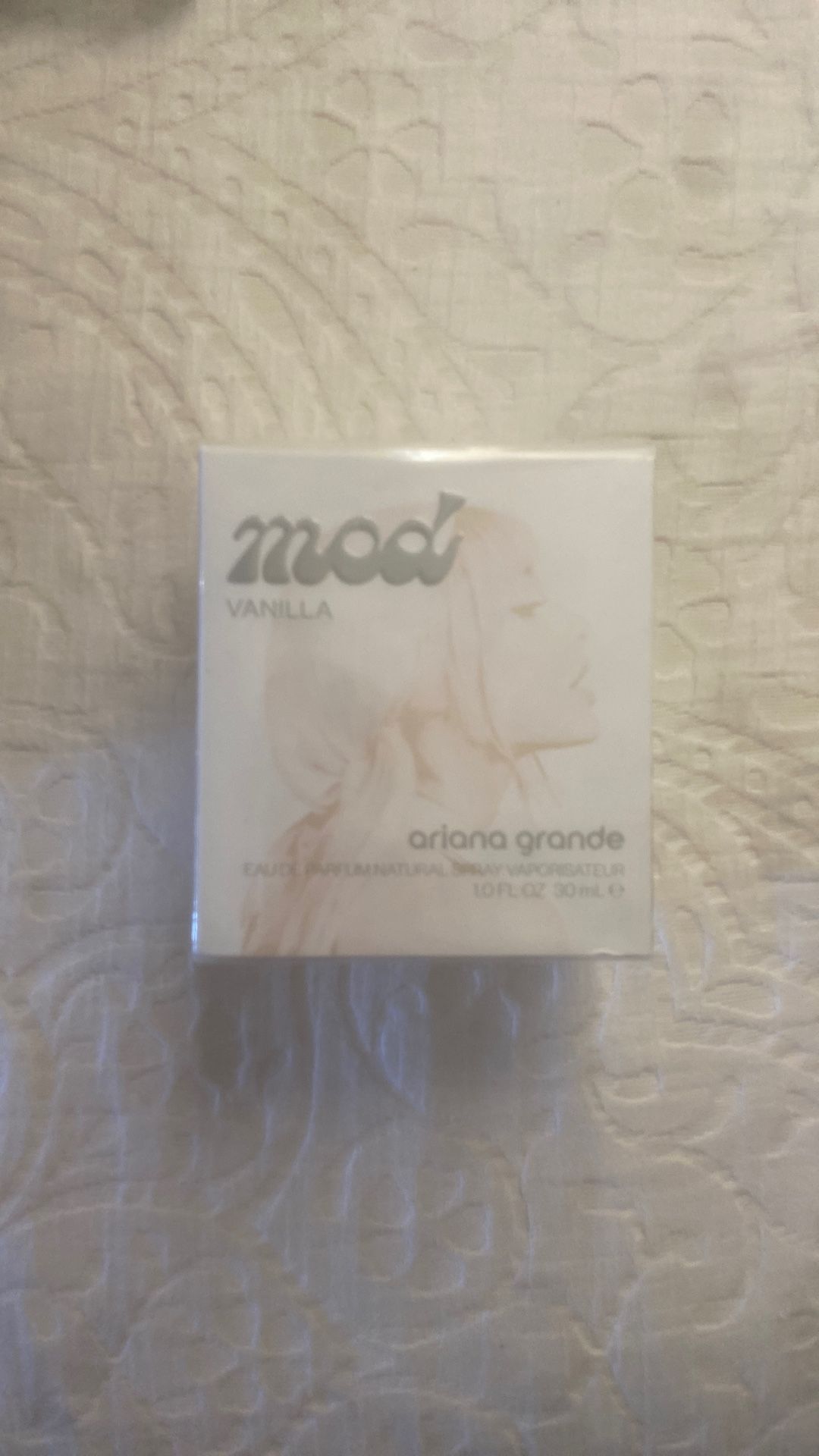 Ariana Grande Perfume
