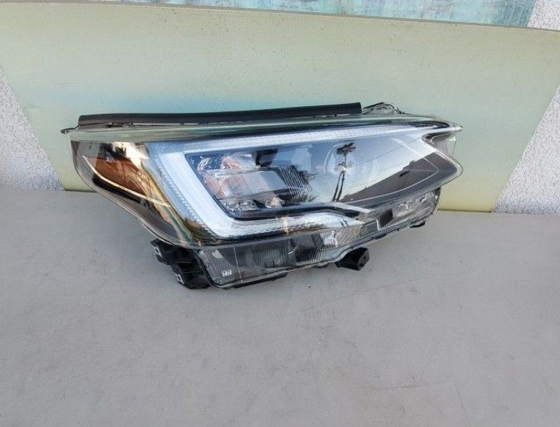 2020 - 2022 SUBARU LEGACY OUTBACK
RIGHT HEADLIGHT PASSENGER SIDE LED
GENUINE USED OEM. AA2