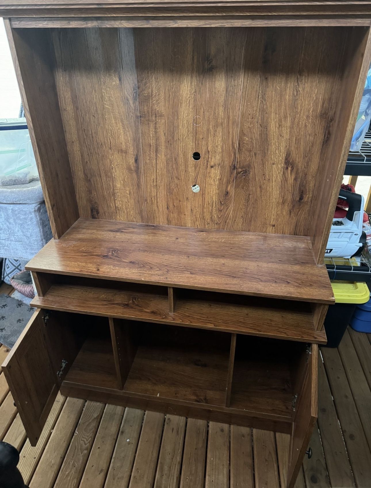 Entertainment Center (just want gone)