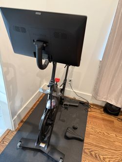 2018 Peloton Bike 2nd Gen Very Good Condition 51-200 Rides - Houston, TX
