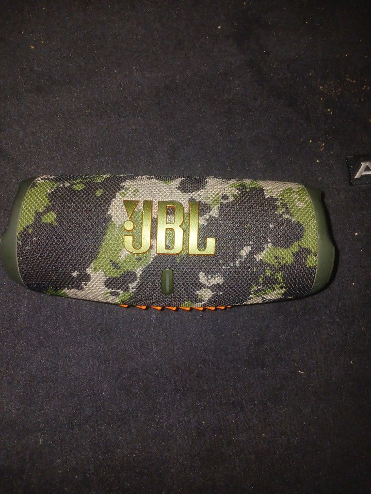 JBL Charge 5
