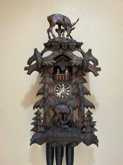 Large Beautiful carved - Music with Dancers - West Germany cuckoo clock - 8 day - Working