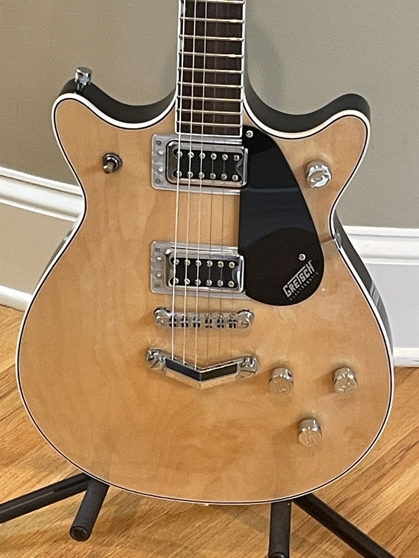 Like new! Gretsch Electromatic G5222 Double Jet Electric Guitar 