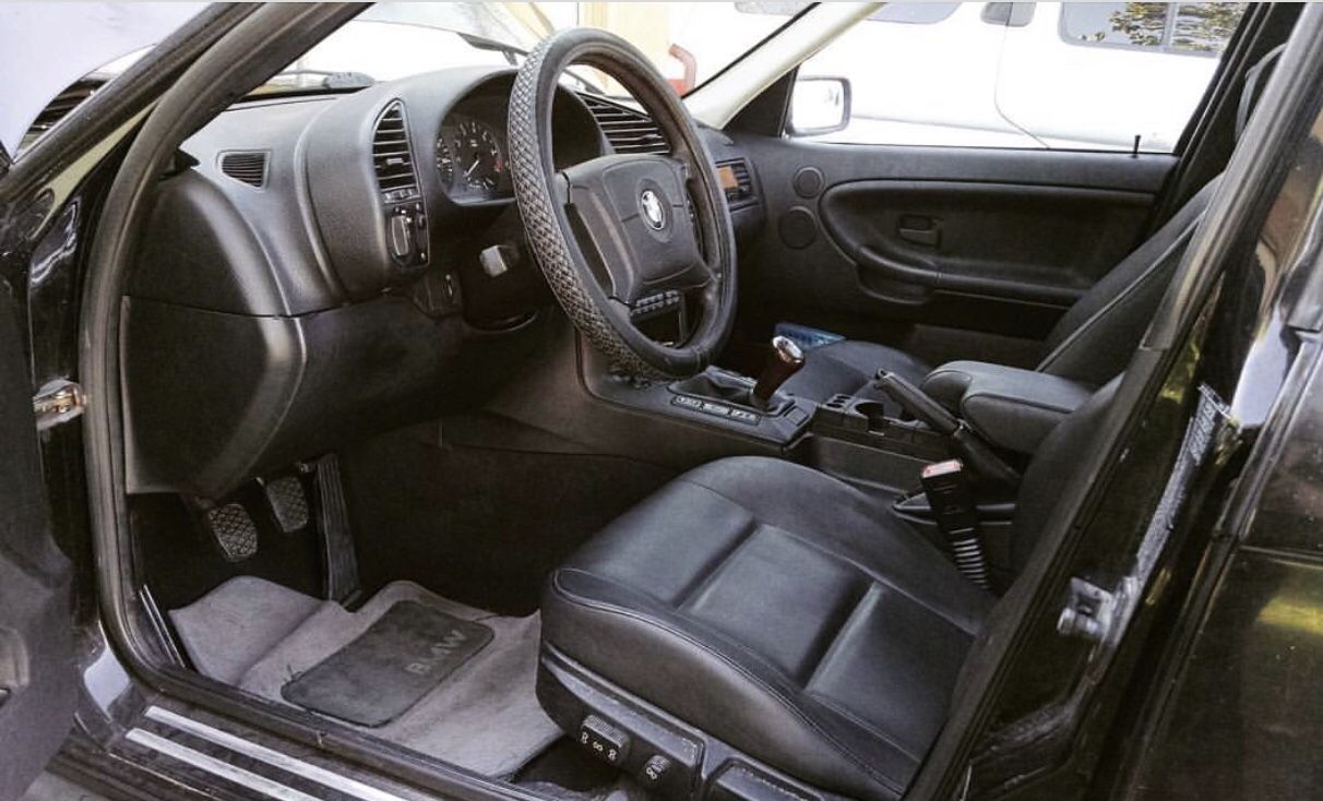 Bmw E36 sedan black interior good condition 328i 323i