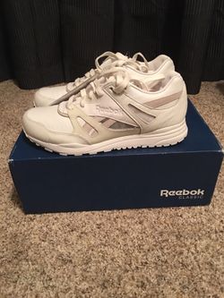 Reebok Ventilator Invincible collab - Size 7.5 in men’s, 9 in women’s