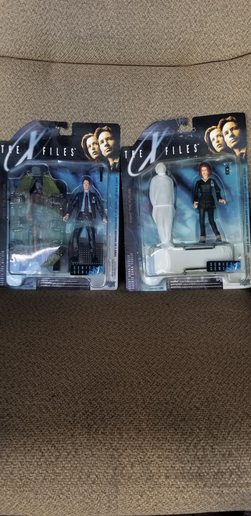 2 action figures from original X-files TV show