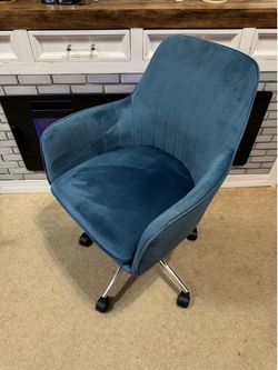 LIKE NEW**Cute Blue and Chrome Barrel Office Chair