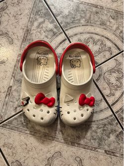 Crocs size 1