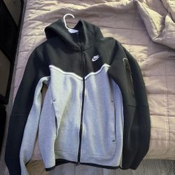 Nike Tech Fleece Full-Zip Hoodie