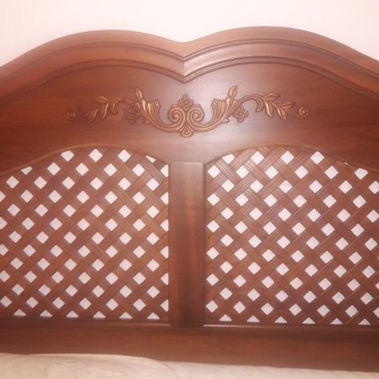 Headboard Queen Size Bed