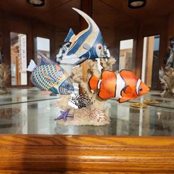 Branchs  3 Fish Statue 