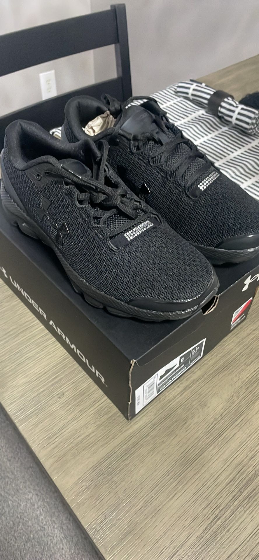 UA Under Armour Charged Gemini