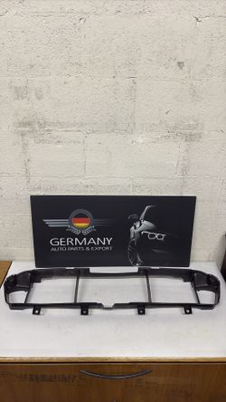 Bmw M5  F90  shroud.  Lower Oem