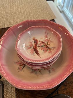 Beautiful 6 piece set of porcelain bowls