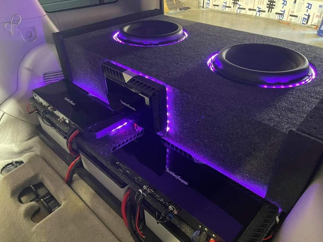 Rockford Fosgate T-2500. 2 Amps 