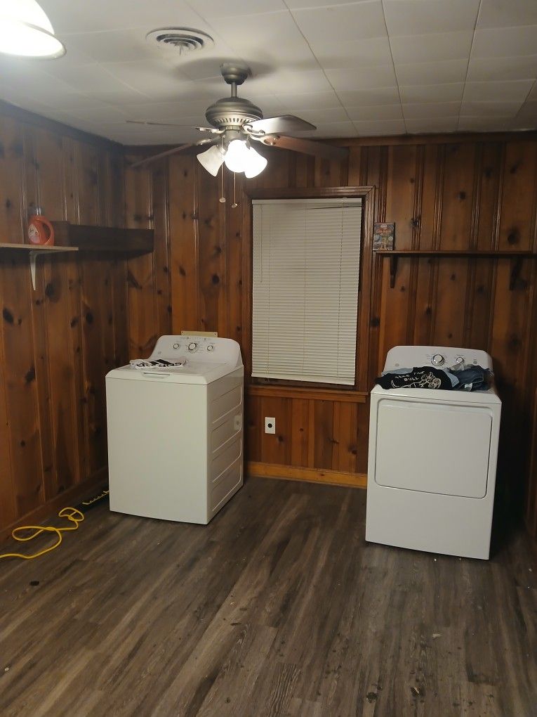 2021 Manufactured GE, General Electric, Washer & Dryer In Perfect Condition.