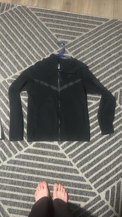 Black Nike Tech