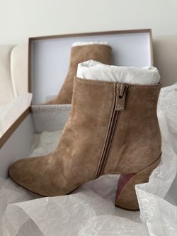 NEVER WORN Christian Louboutin
