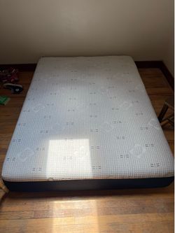 Queen Sealy Sleepys Memory Foam Mattress – Like New – Originally $700