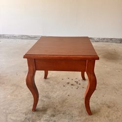 Solid Wood Side Table – Sturdy & Stylish