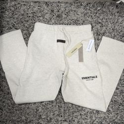 LIGHT OAT ESSENTIALS SWEATS