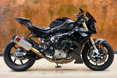 2023 BMW s1000R