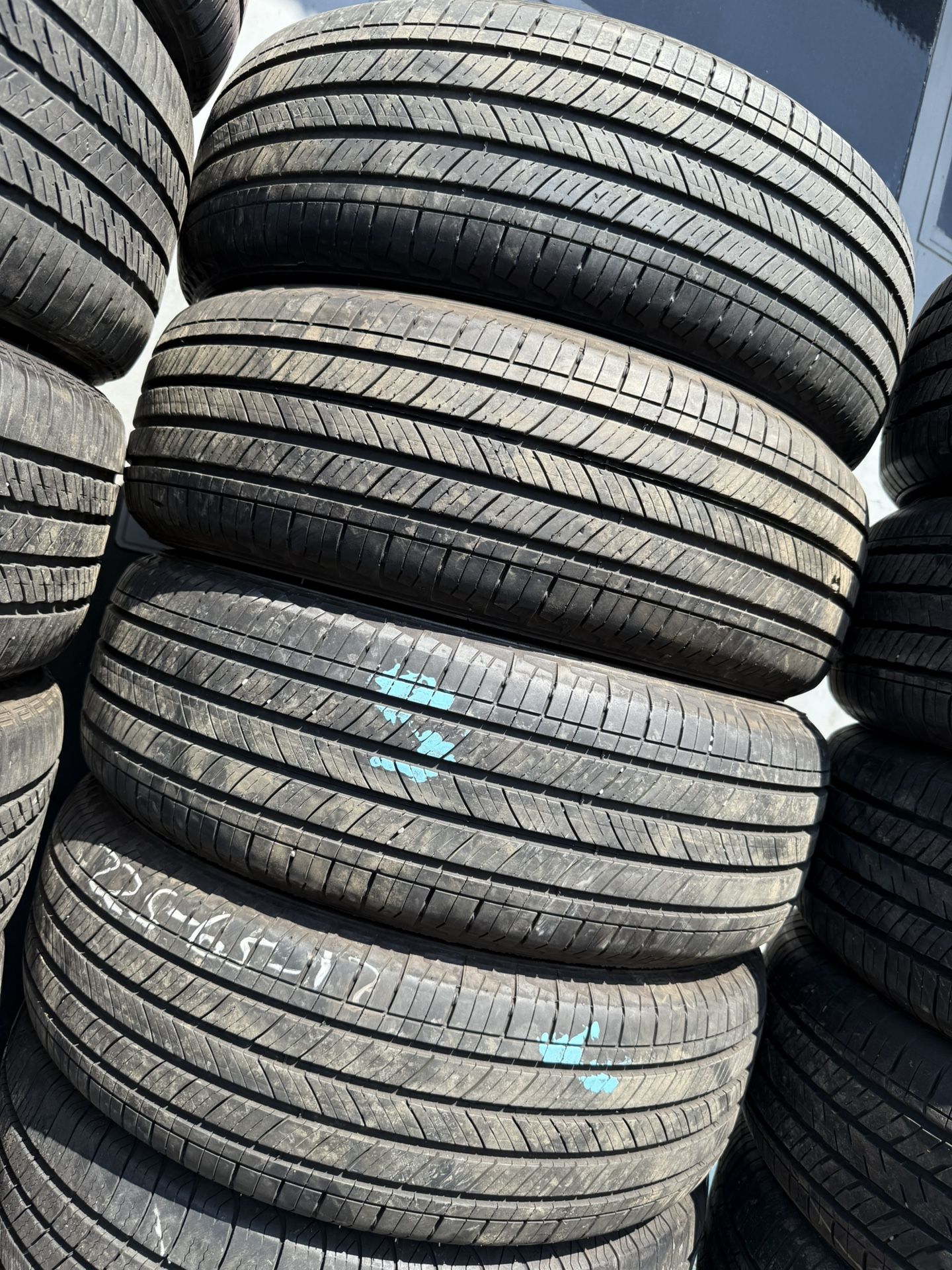 Vendo Aet De Llantas 225/65/R17 I instaladas Y Balmecdas Las 4 Llantas Por $170