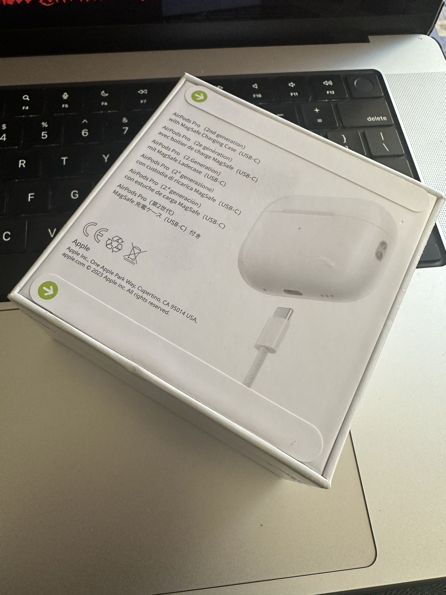 Apple Airpods Pro (2nd Generation) With Charging Case